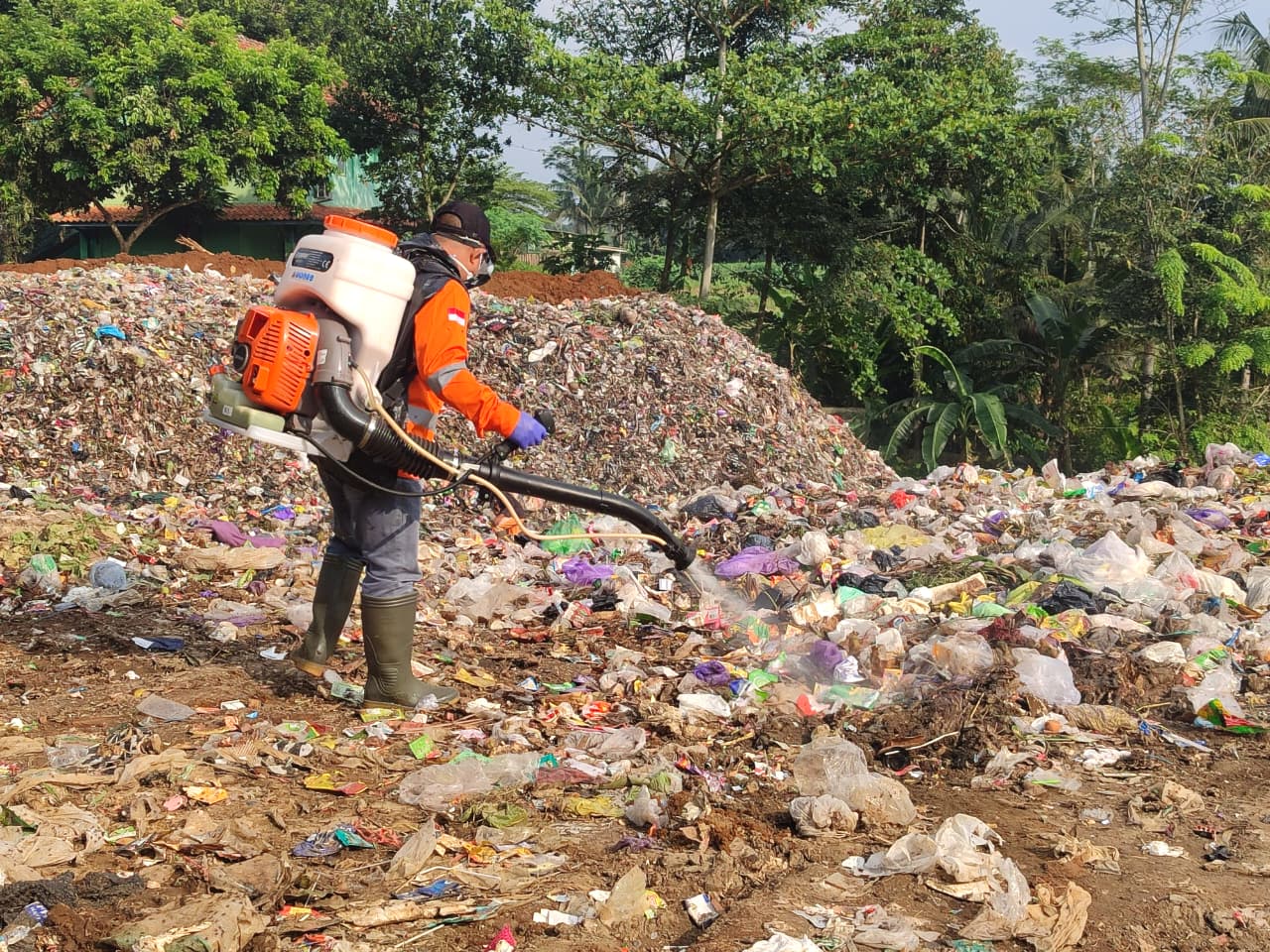 Featured image for Pengendalian Vektor lalat di Tempat Pembuangan Akhir (TPA) Winong